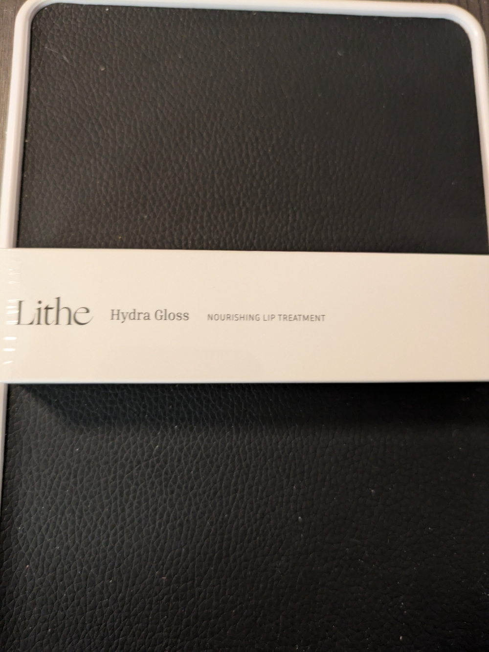 Hydra Gloss Nourishing Lip Treatment - Shade Plush